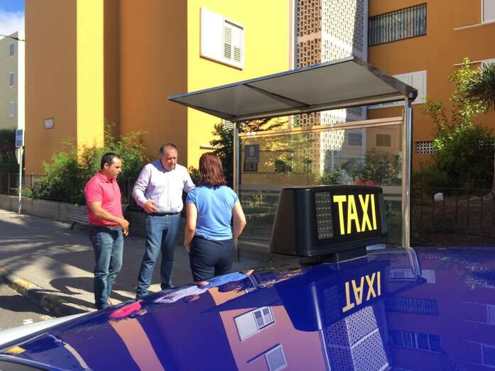 Las dos marquesinas se han instalado en la Avenida de La Paz y Lomo Las Brujas (Foto TA).